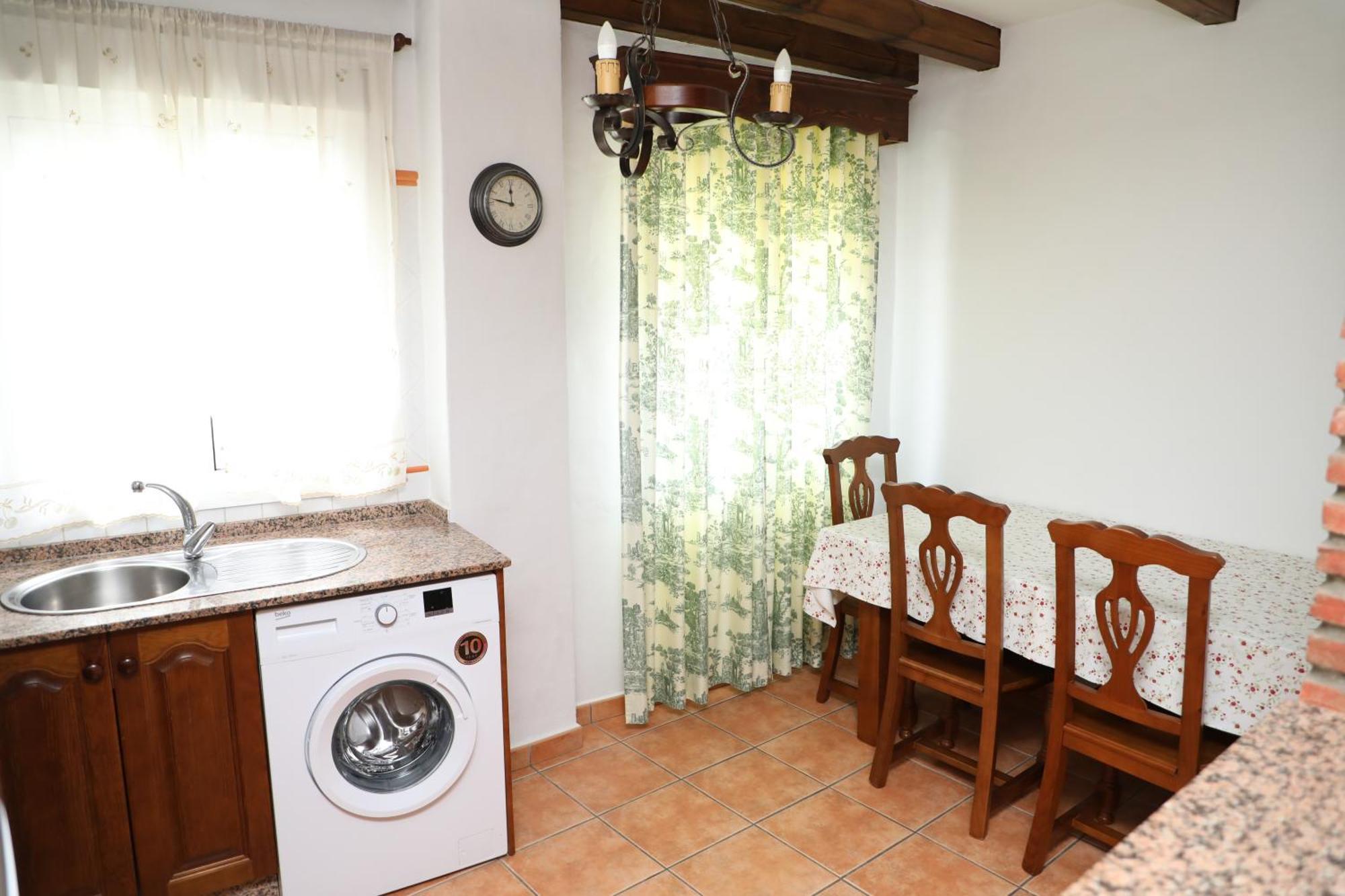 Two-Bedroom Suite,1687473084:JPEG